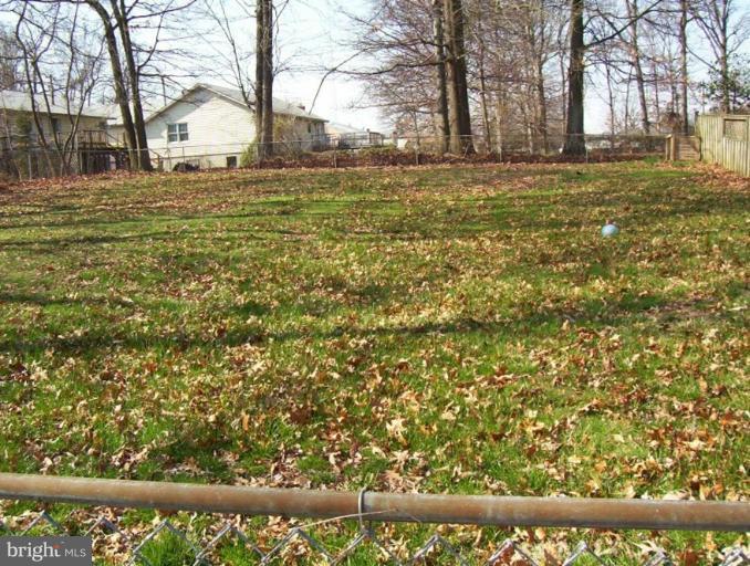 5604 Lanham Station Road Lanham, MD 20706 - Photo 2 of 7 Back yard