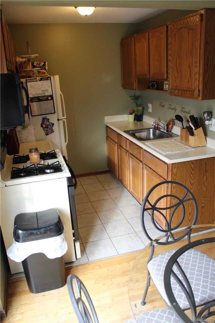 11503 Messmore Road Utica, MI 48317 - Photo 3 of 11 Kitchen