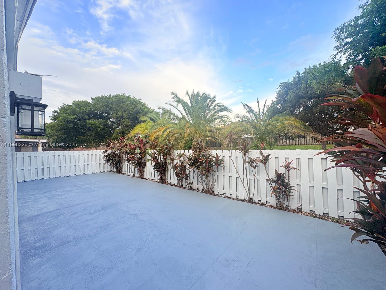 927 Northwest 106th Ave Circle Miami, FL 33172 - Photo 21 of 24