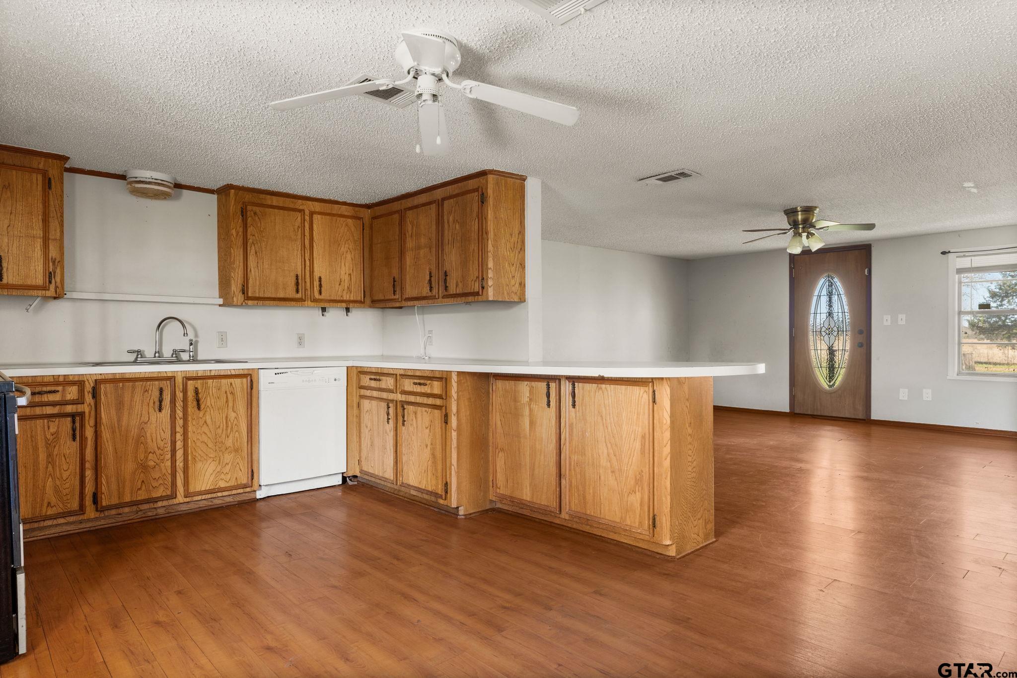 9254 County Road 3621 Murchison, TX 75778 - Photo 5 of 38