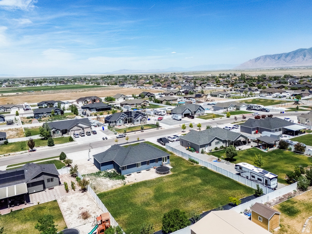 712 East Sunset View Road Grantsville, UT 84029 - Photo 6 of 44 Established neighborhood with beautiful views toward the Great Salt Lake.