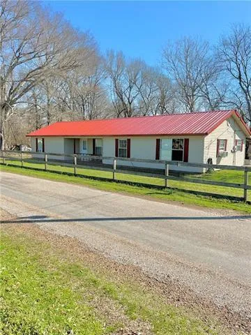 $165,000 | 842 South Bayou Des Glaises Road, Moreauville, LA 71355