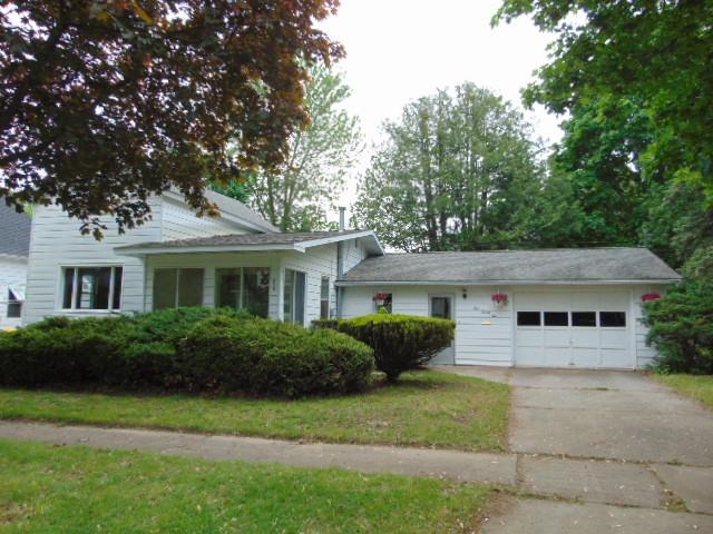 422 Walnut Street Alma, MI 48801 - Photo 1 of 30 1934007-38f21b93-72fe-4ac6-b3aa-017320455838.JPG