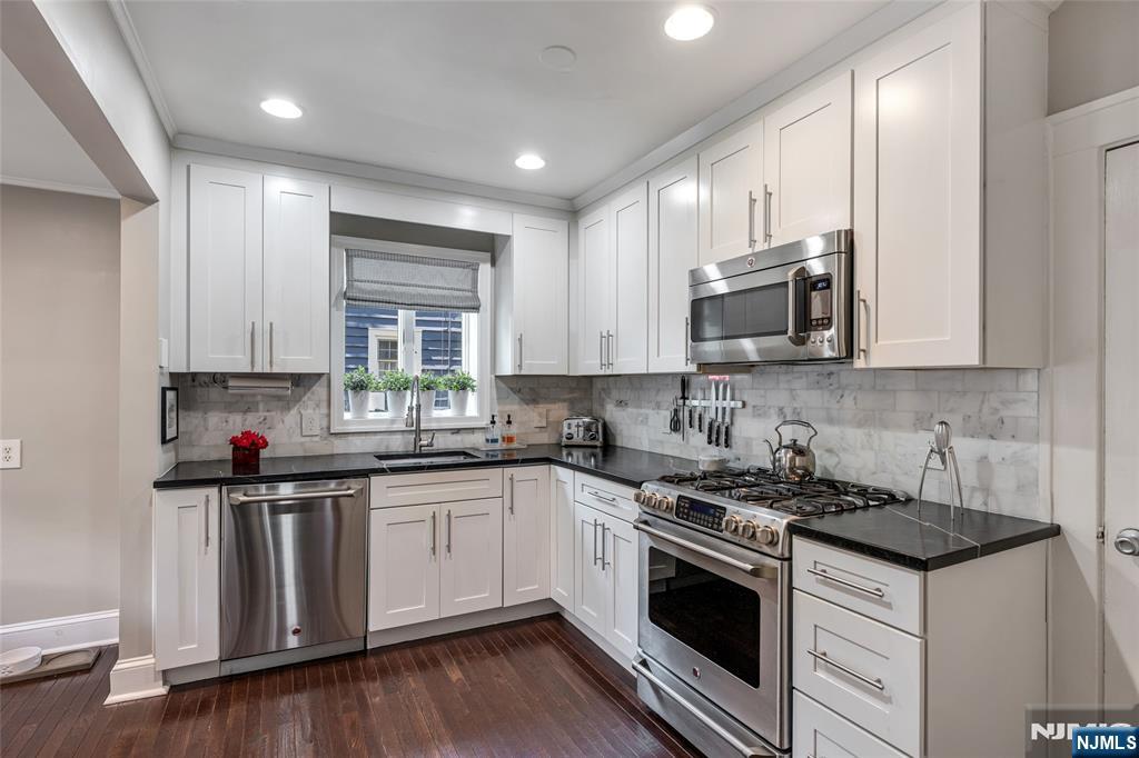 644 Linwood Avenue Ridgewood, NJ 07450 - Photo 14 of 42