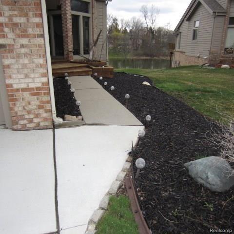 29463 Meadow Ridge South Farmington Hills, MI 48334 - Photo 4 of 33