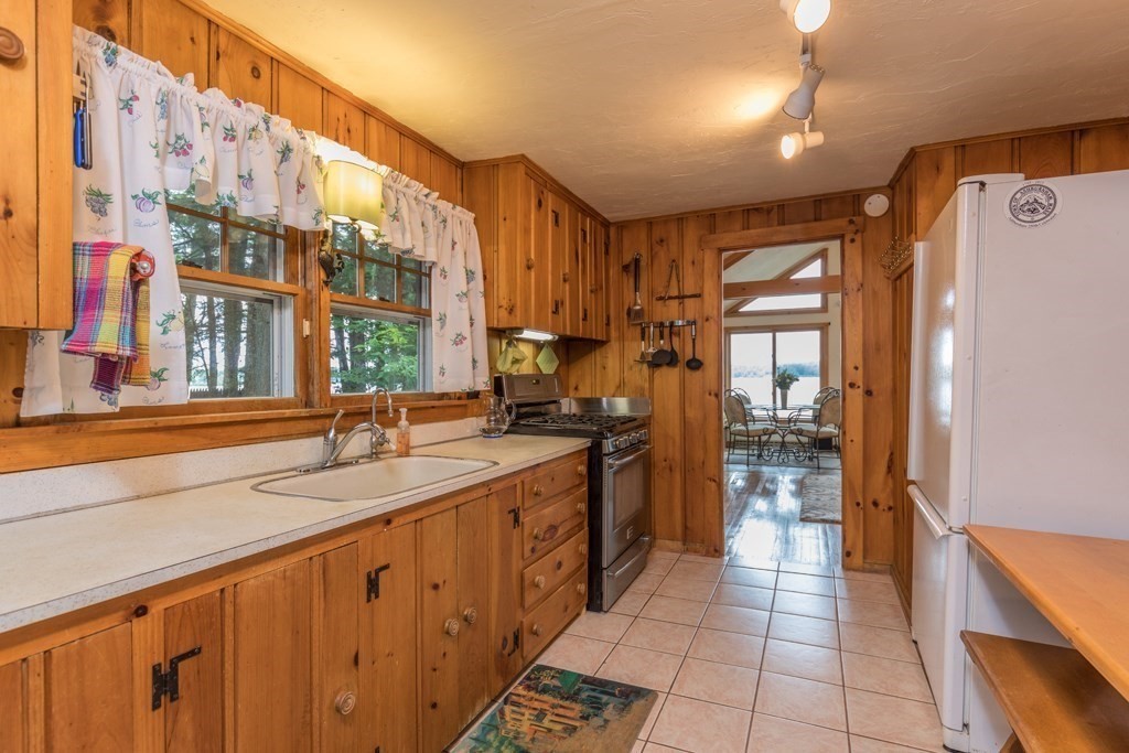 190 Sherbert Road Ashburnham, MA 01430 - Photo 6 of 19