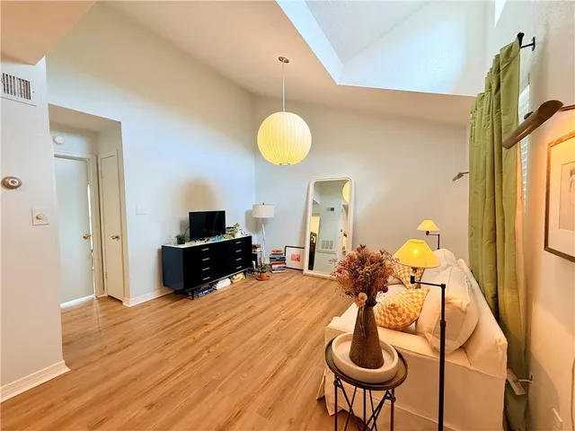 $1,375 | 2330 Edenborn Avenue, Unit 327, Metairie, LA 70001