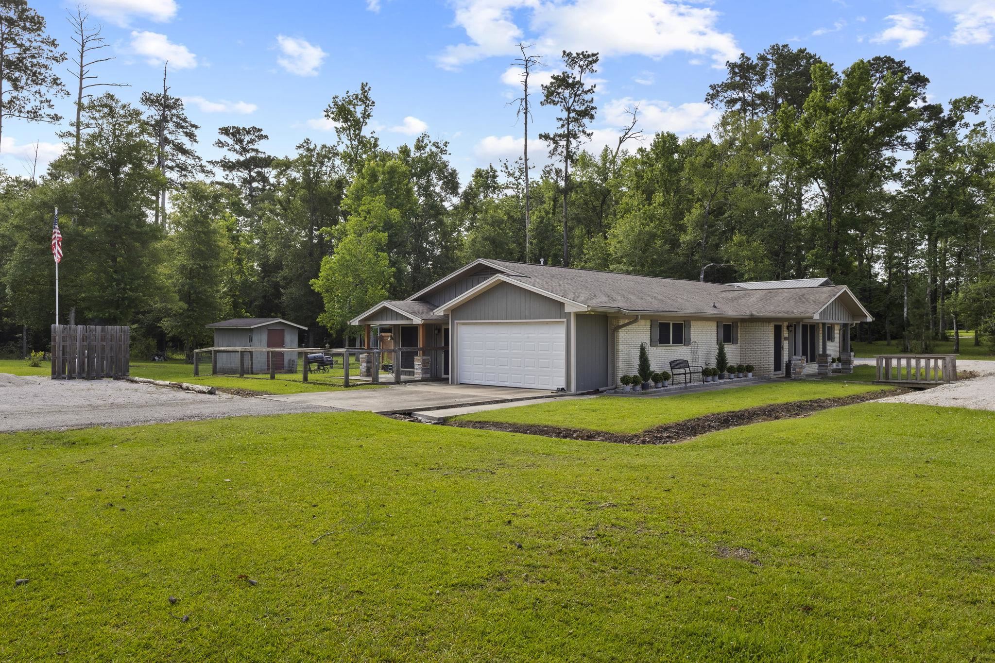 805 Gentry Road Silsbee, TX 77656 - Photo 5 of 34
