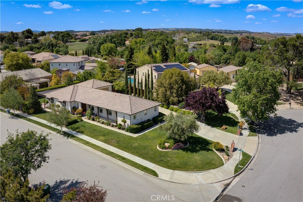 1090 Muscat Court Templeton, CA 93465 - Photo 37 of 38