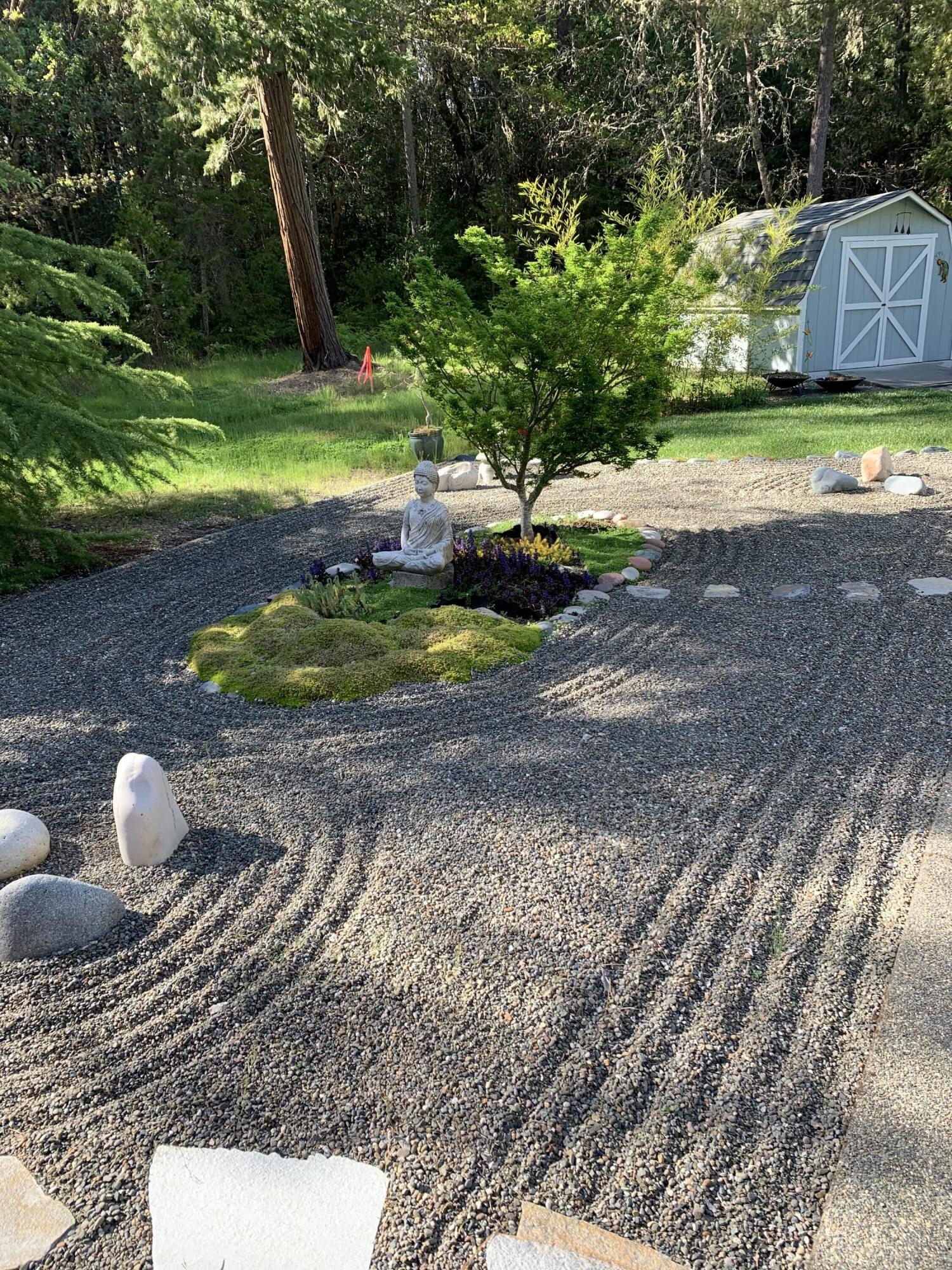 5822 New Hope Road Grants Pass, OR 97527 - Photo 30 of 36 Zen Garden and Shed