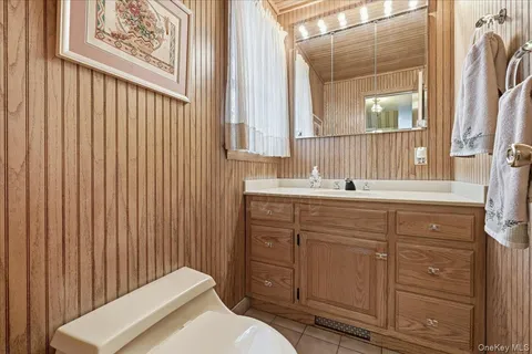 $1,485,000 | 8 Andover Court, Garden City, NY 11530