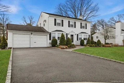 $1,485,000 | 8 Andover Court, Garden City, NY 11530