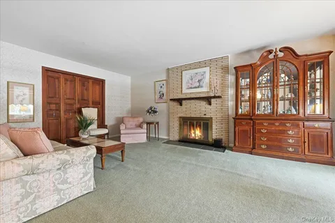 $1,485,000 | 8 Andover Court, Garden City, NY 11530