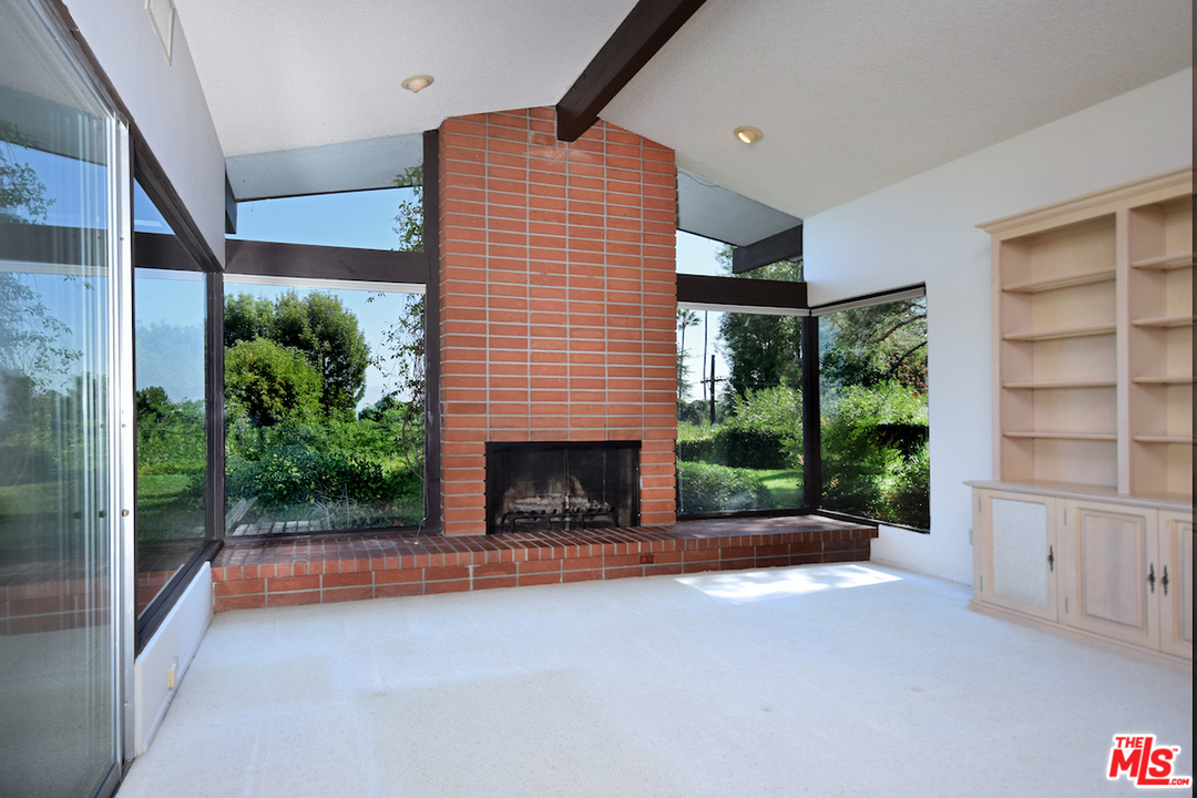 18706 Edleen Drive Tarzana, CA 91356 - Photo 11 of 54