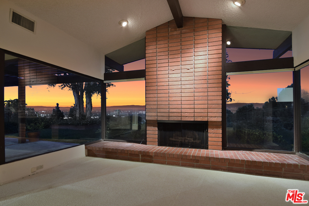 18706 Edleen Drive Tarzana, CA 91356 - Photo 12 of 54