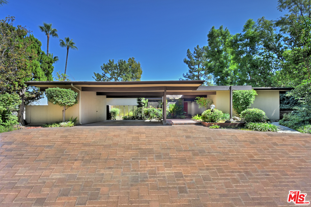 18706 Edleen Drive Tarzana, CA 91356 - Photo 3 of 54