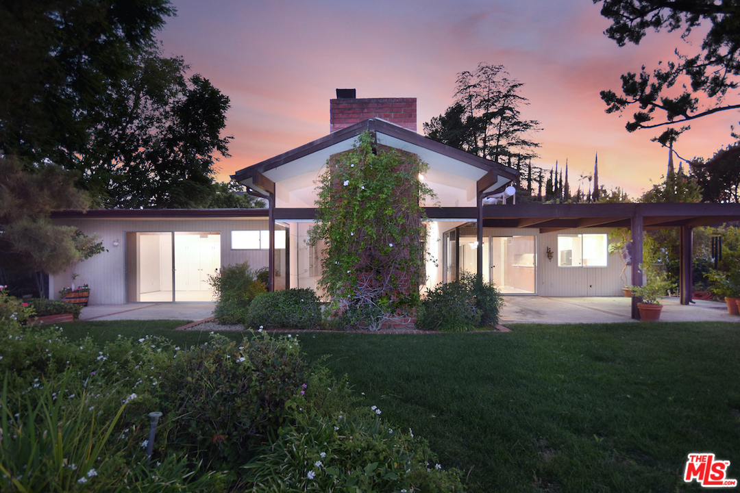 18706 Edleen Drive Tarzana, CA 91356 - Photo 24 of 54