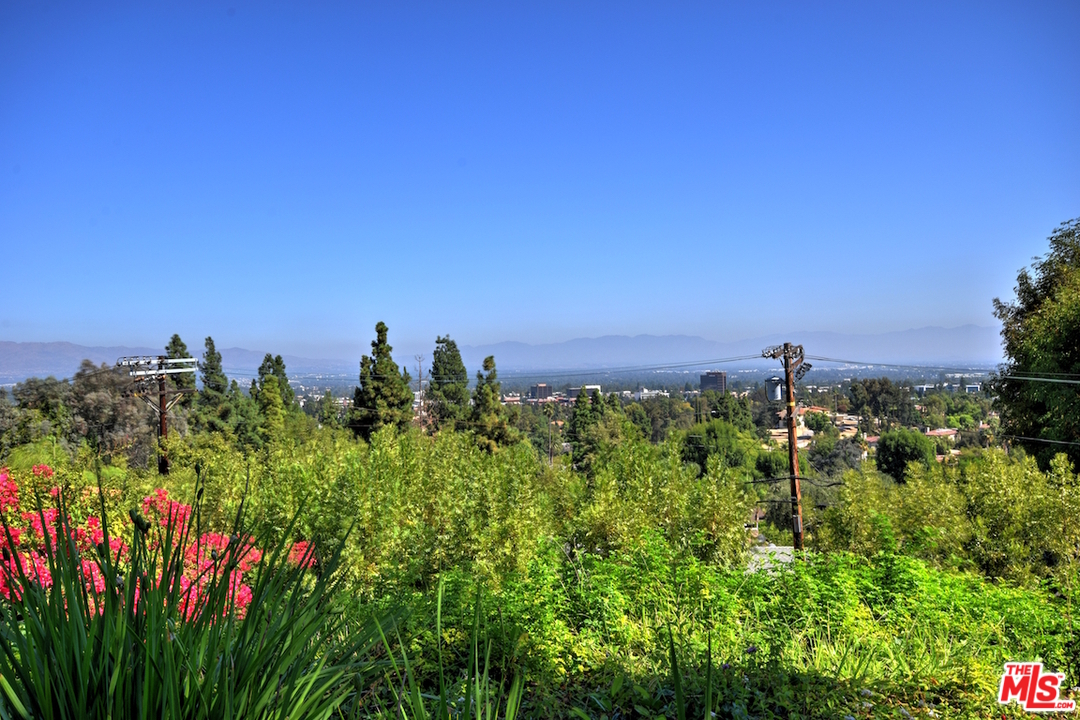 18706 Edleen Drive Tarzana, CA 91356 - Photo 30 of 54