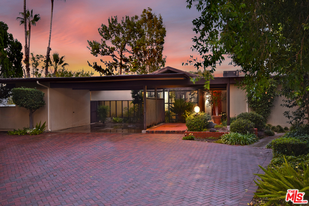 18706 Edleen Drive Tarzana, CA 91356 - Photo 4 of 54