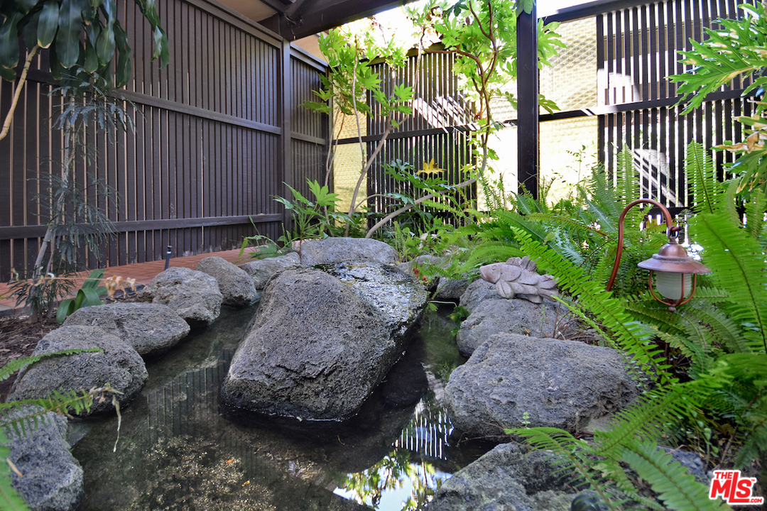 18706 Edleen Drive Tarzana, CA 91356 - Photo 33 of 54