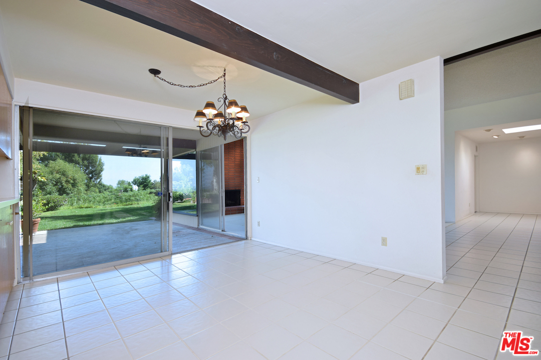 18706 Edleen Drive Tarzana, CA 91356 - Photo 36 of 54