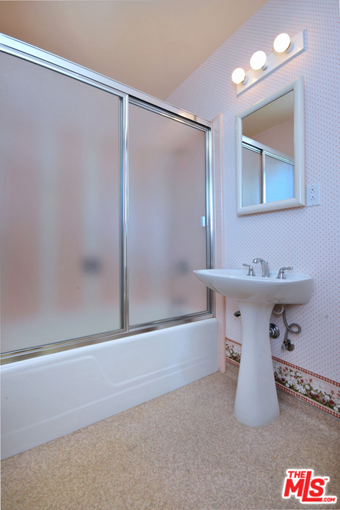 18706 Edleen Drive Tarzana, CA 91356 - Photo 45 of 54