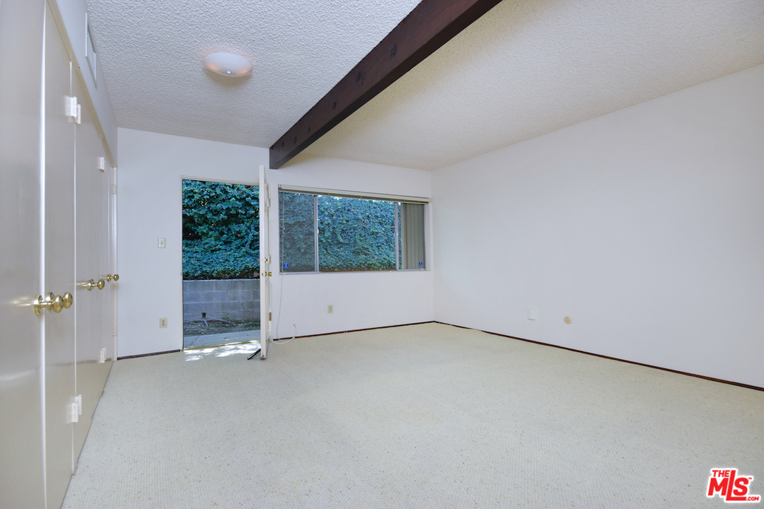 18706 Edleen Drive Tarzana, CA 91356 - Photo 46 of 54