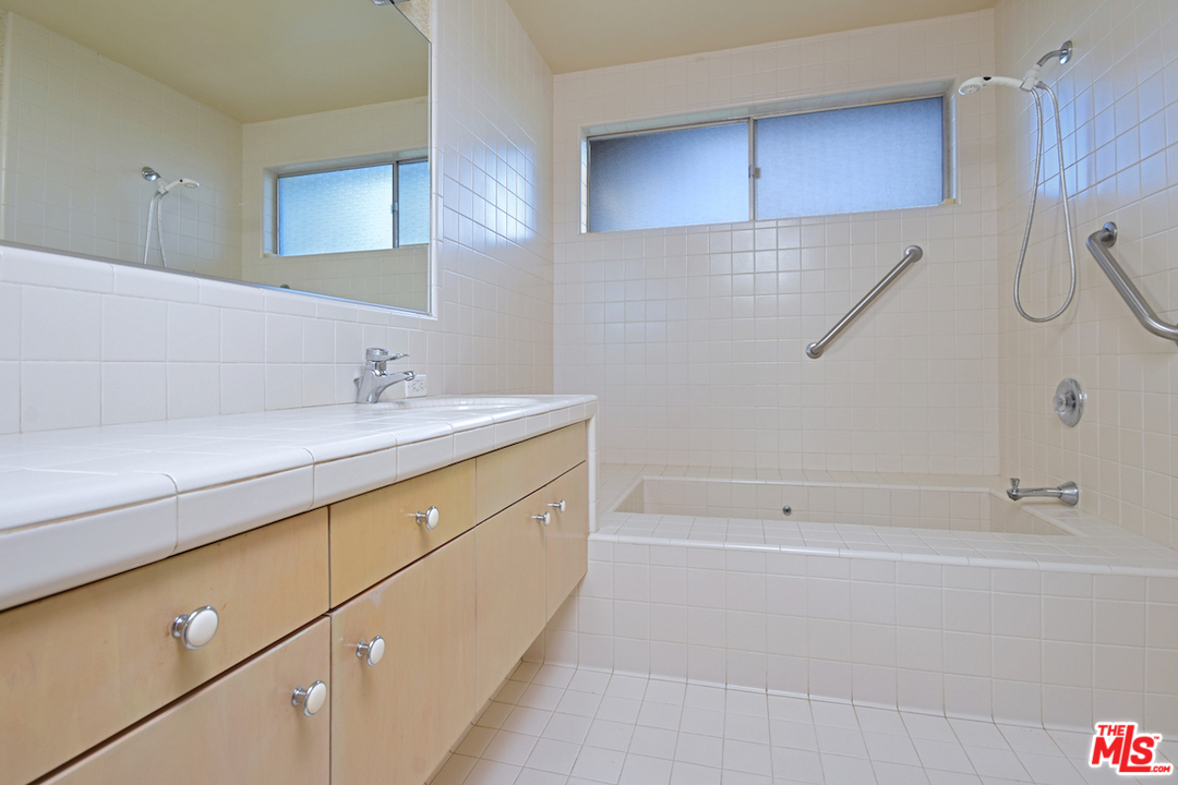 18706 Edleen Drive Tarzana, CA 91356 - Photo 51 of 54