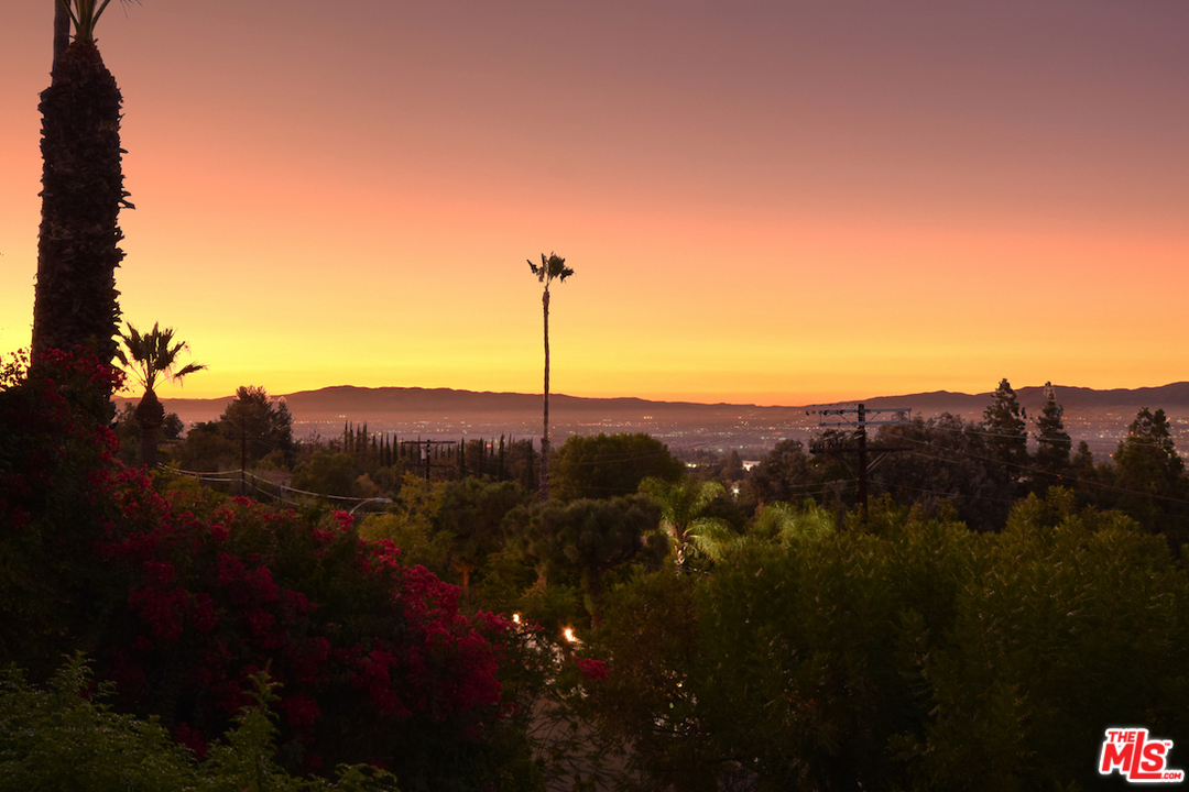 18706 Edleen Drive Tarzana, CA 91356 - Photo 53 of 54