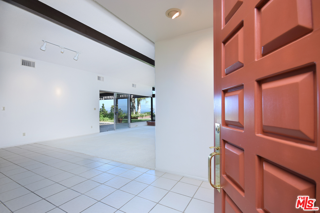 18706 Edleen Drive Tarzana, CA 91356 - Photo 9 of 54