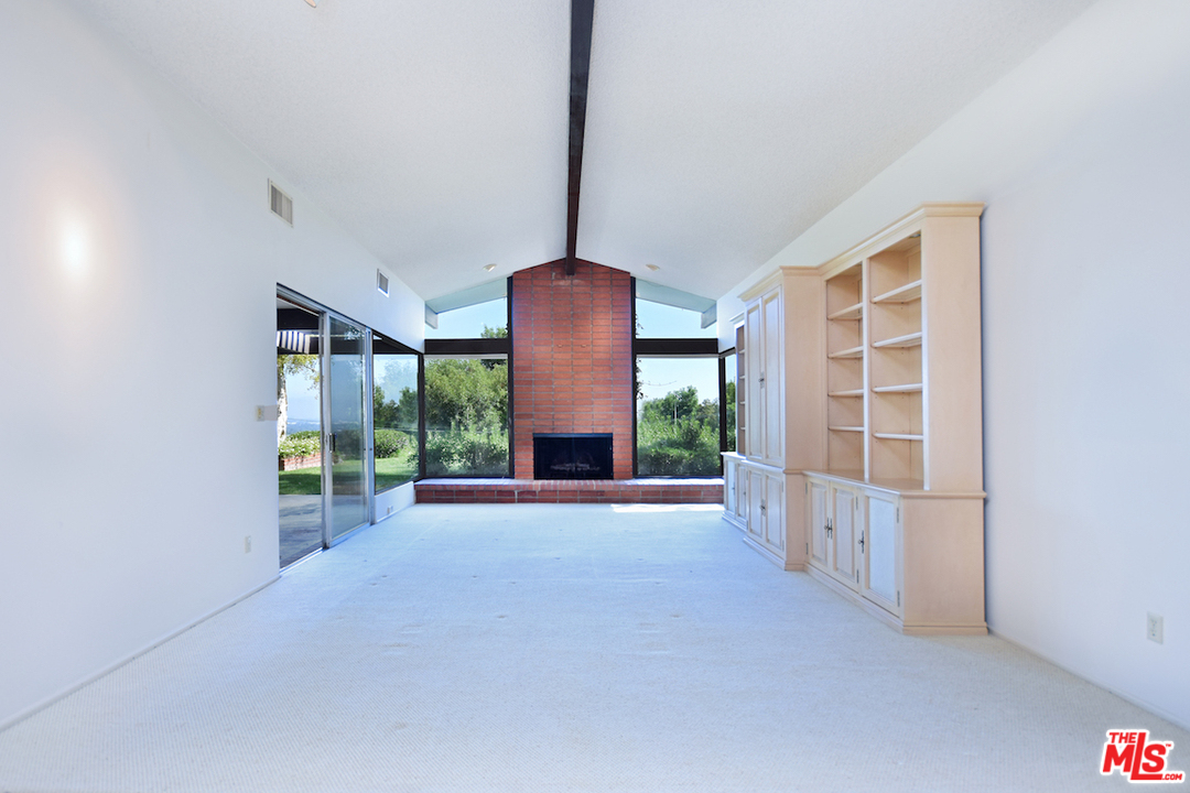 18706 Edleen Drive Tarzana, CA 91356 - Photo 10 of 54