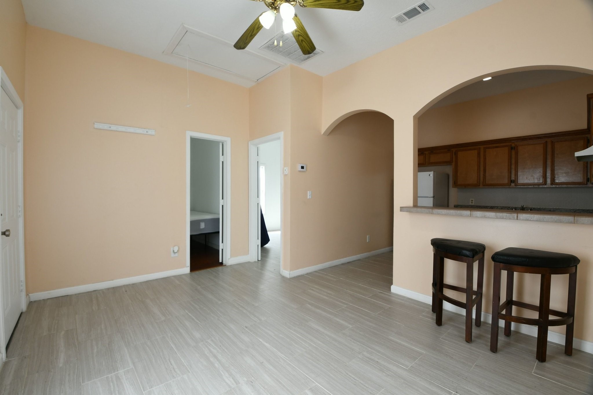 5817 Gaston, Unit B Houston, TX 77016 - Photo 3 of 9