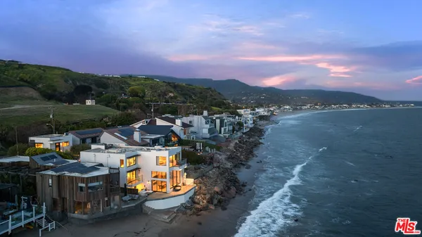 a view of outdoor space and city view