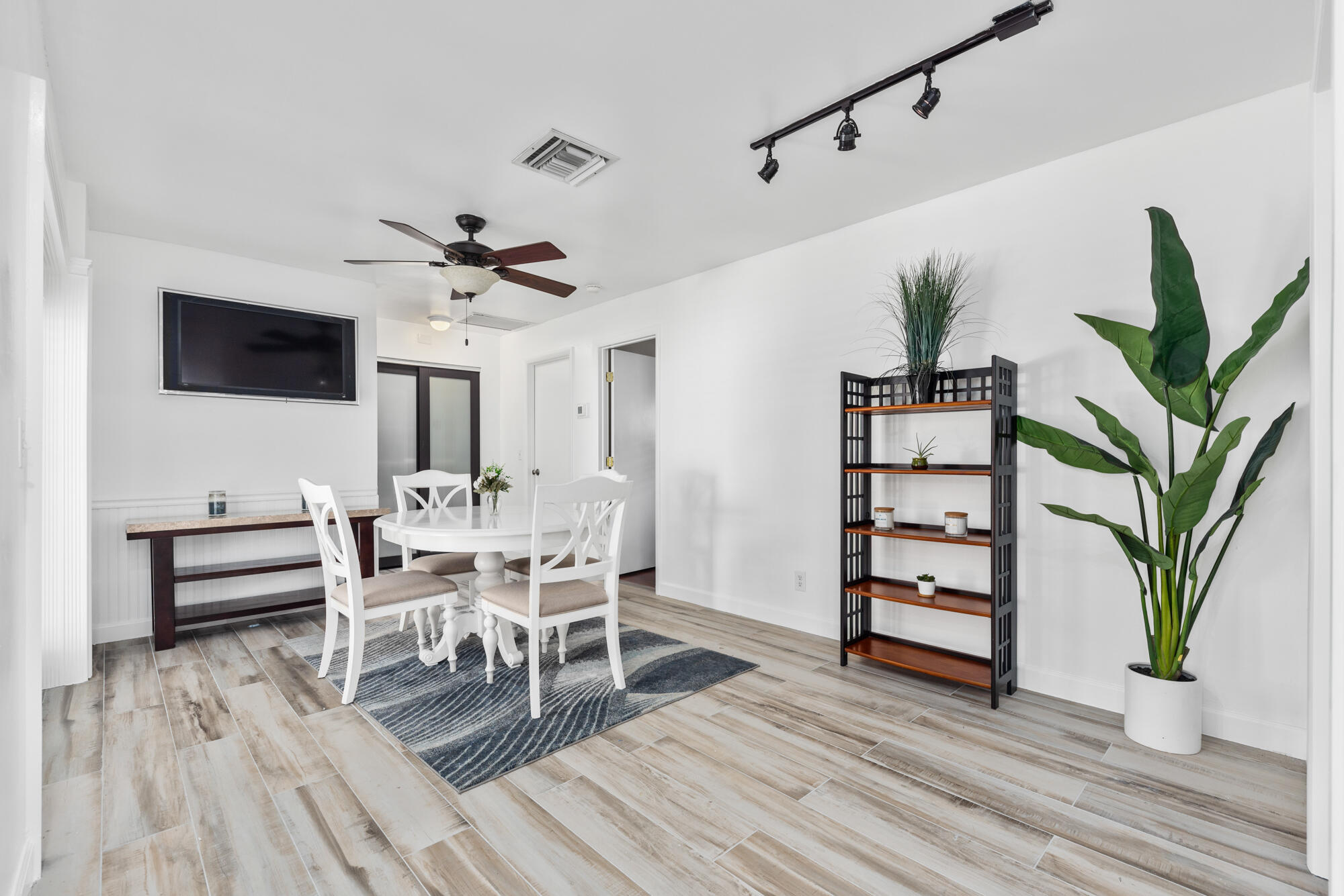 609 Oak Terrace Jupiter, FL 33458 - Photo 13 of 31 609 Oak Terrace, Jupiter, FL 33458 (4)