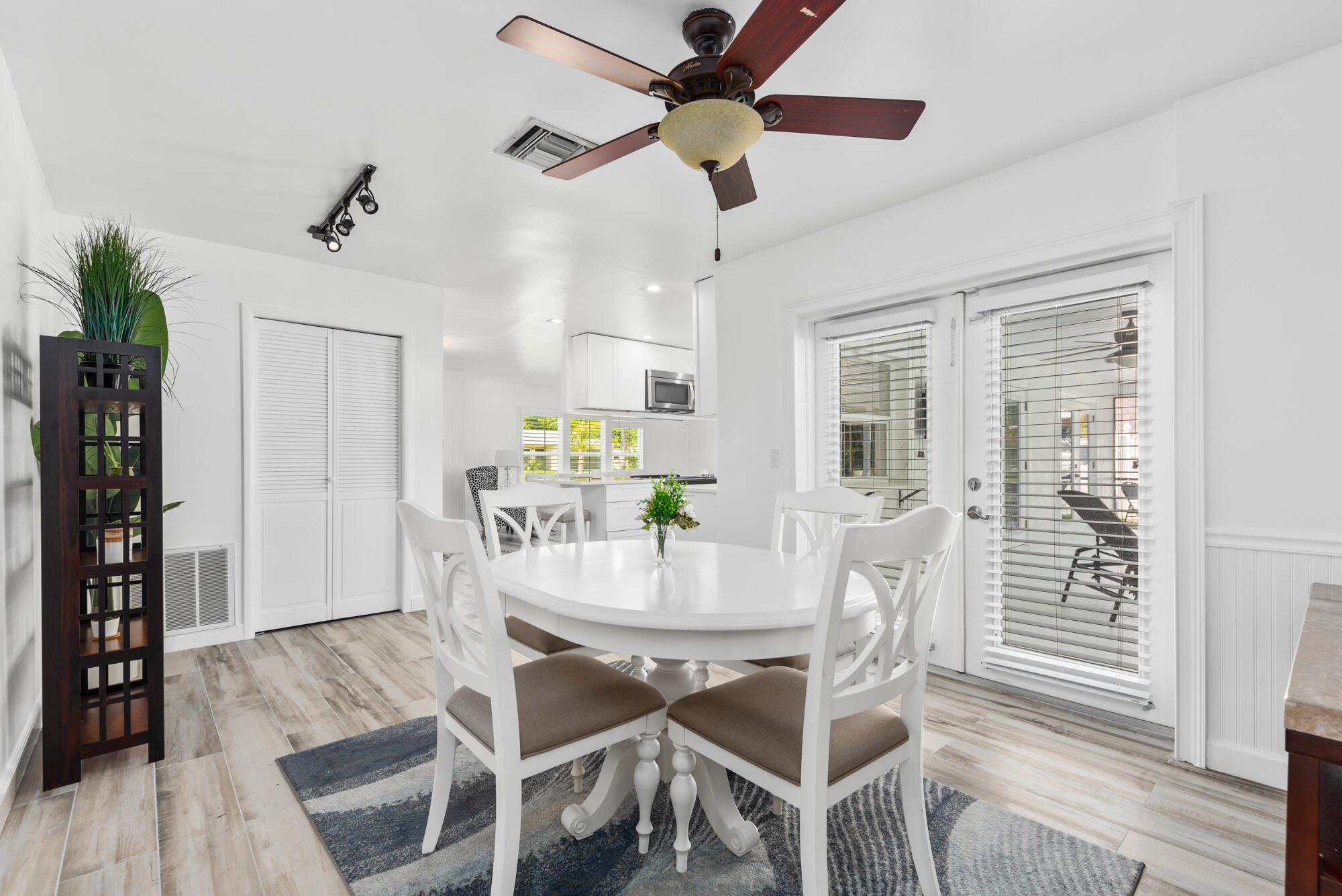 609 Oak Terrace Jupiter, FL 33458 - Photo 14 of 31 609 Oak Terrace, Jupiter, FL 33458 (5)