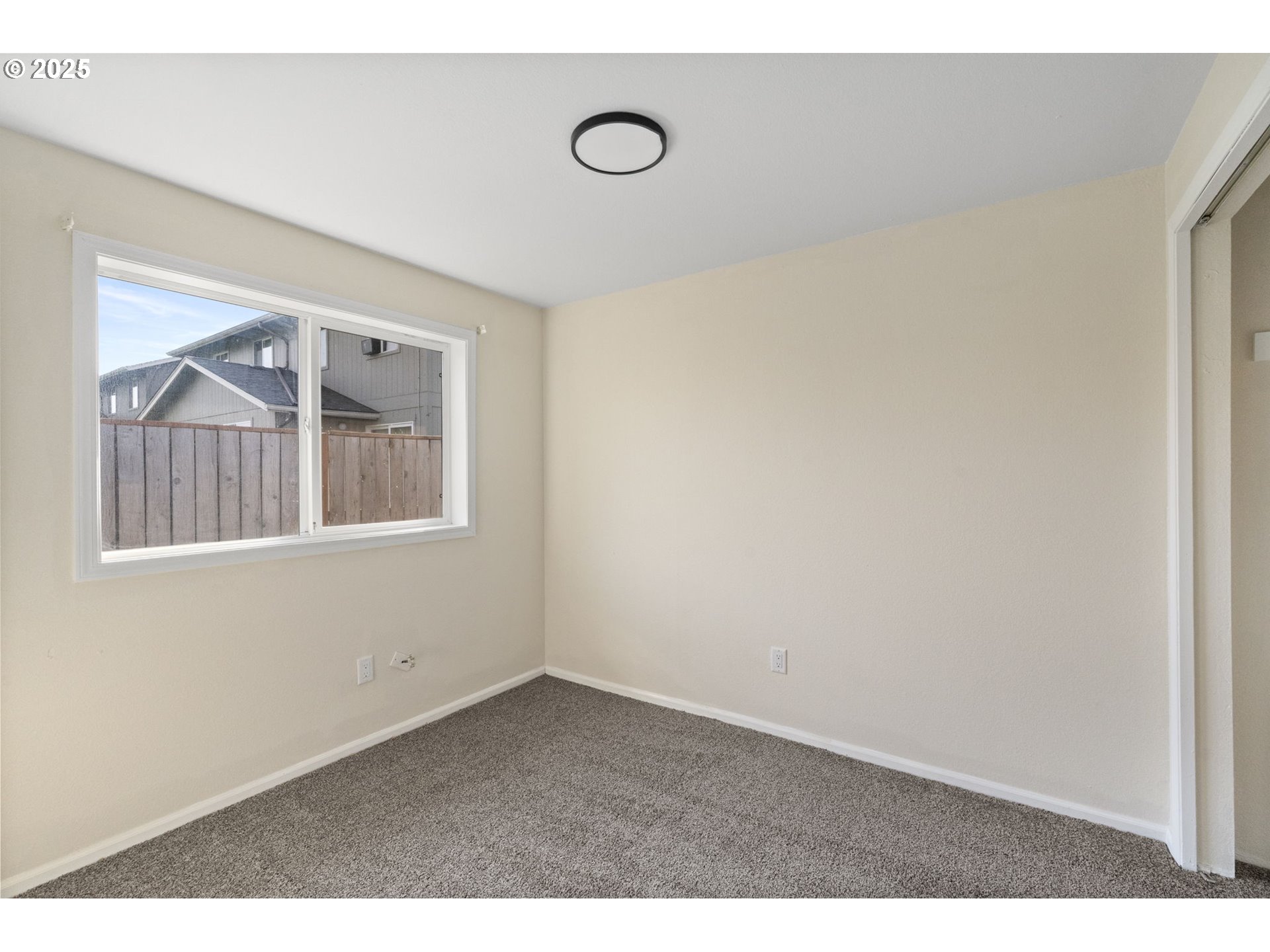 351 40th Street Springfield, OR 97478 - Photo 11 of 20
