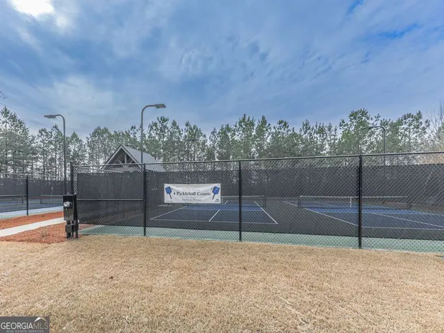 a view of a tennis court