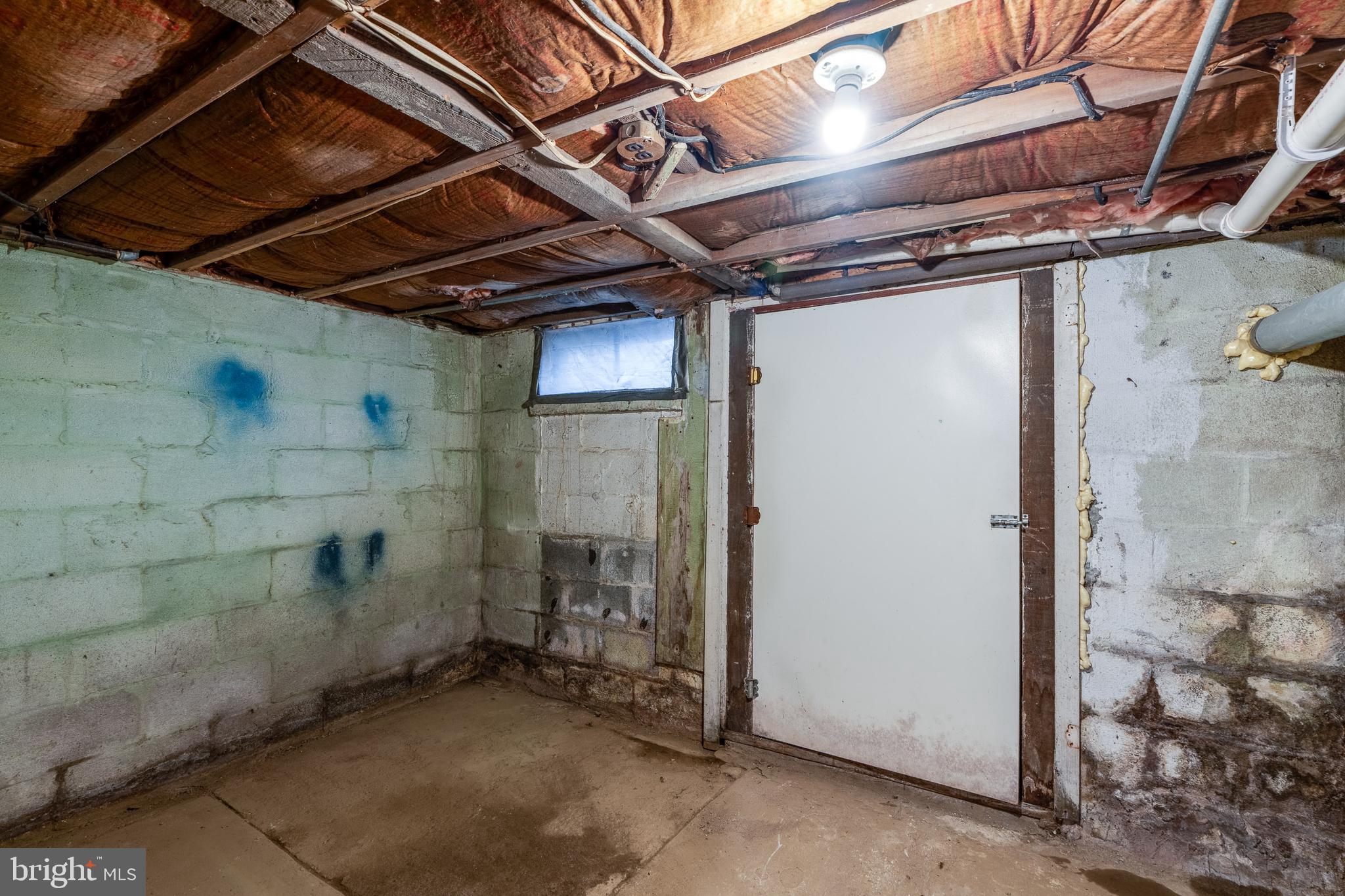 609 Lawn Reading, PA 19609 - Photo 33 of 34 a view of empty room