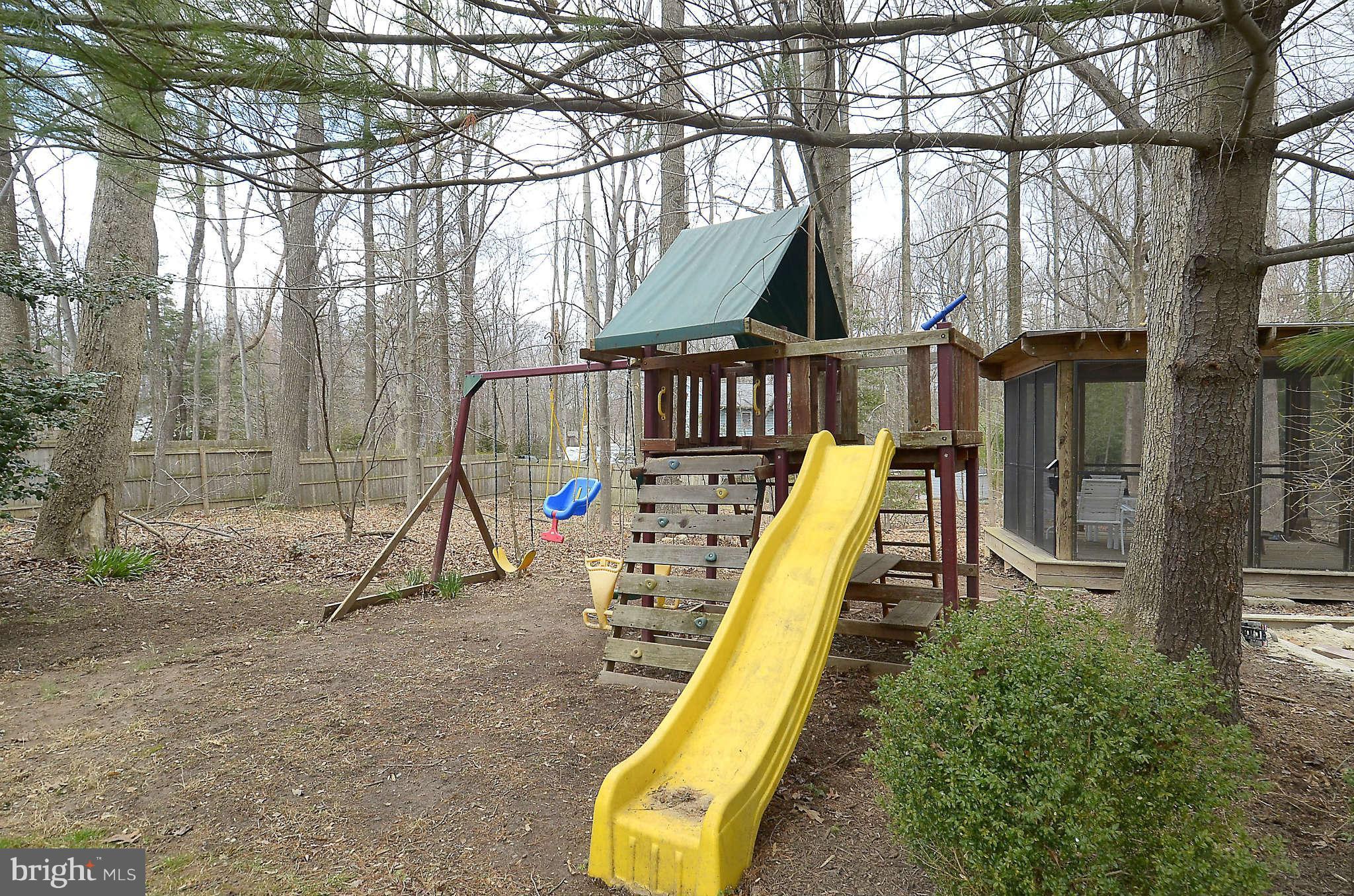 5005 Pheasant Ridge Road Fairfax, VA 22030 - Photo 6 of 30 Exterior (Rear)