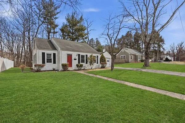 $299,000 | 20 Hillside Avenue, South Hadley, MA 01075