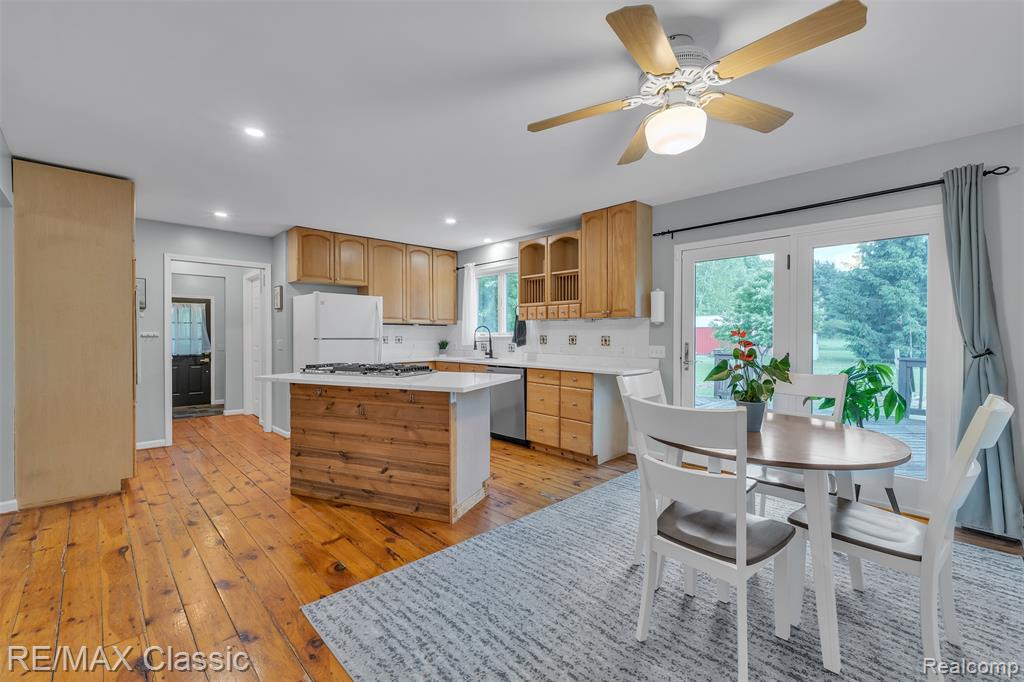 917 Middle Road Highland, MI 48357 - Photo 16 of 97