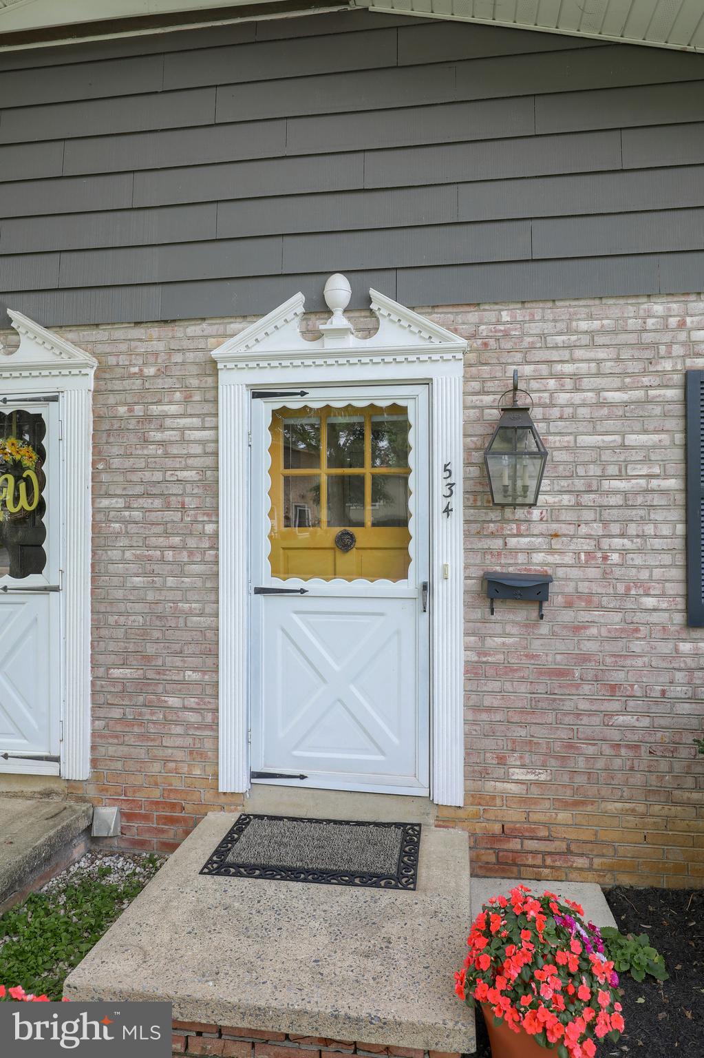 534 Golden Street Lititz, PA 17543 - Photo 2 of 33