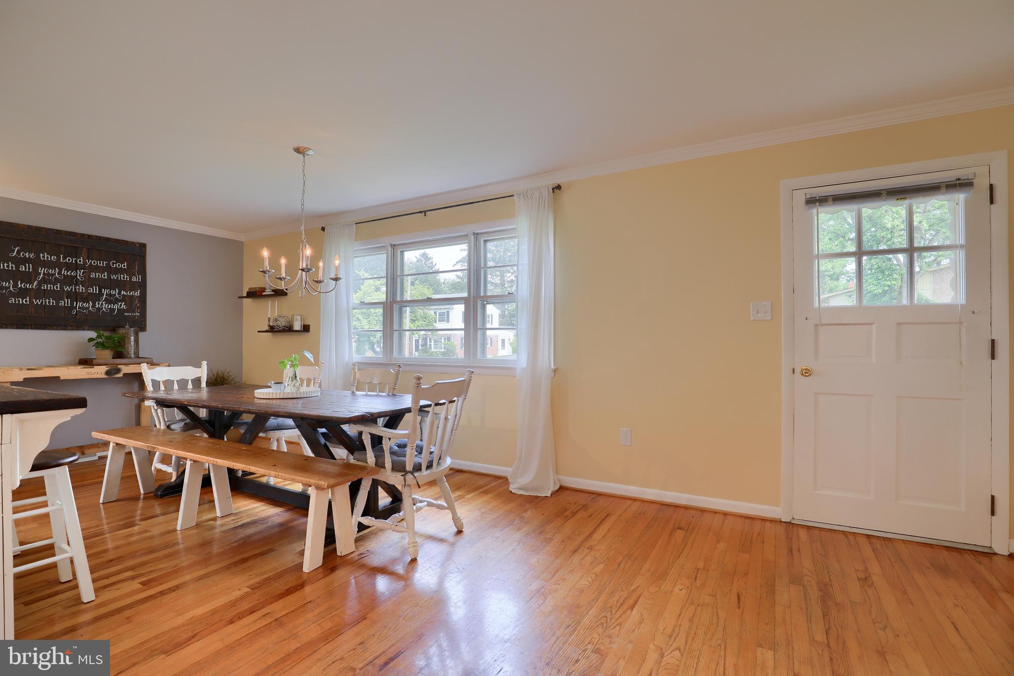 534 Golden Street Lititz, PA 17543 - Photo 4 of 33
