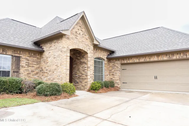 $2,900 | 116 Essen Lane, Madison, MS 39110