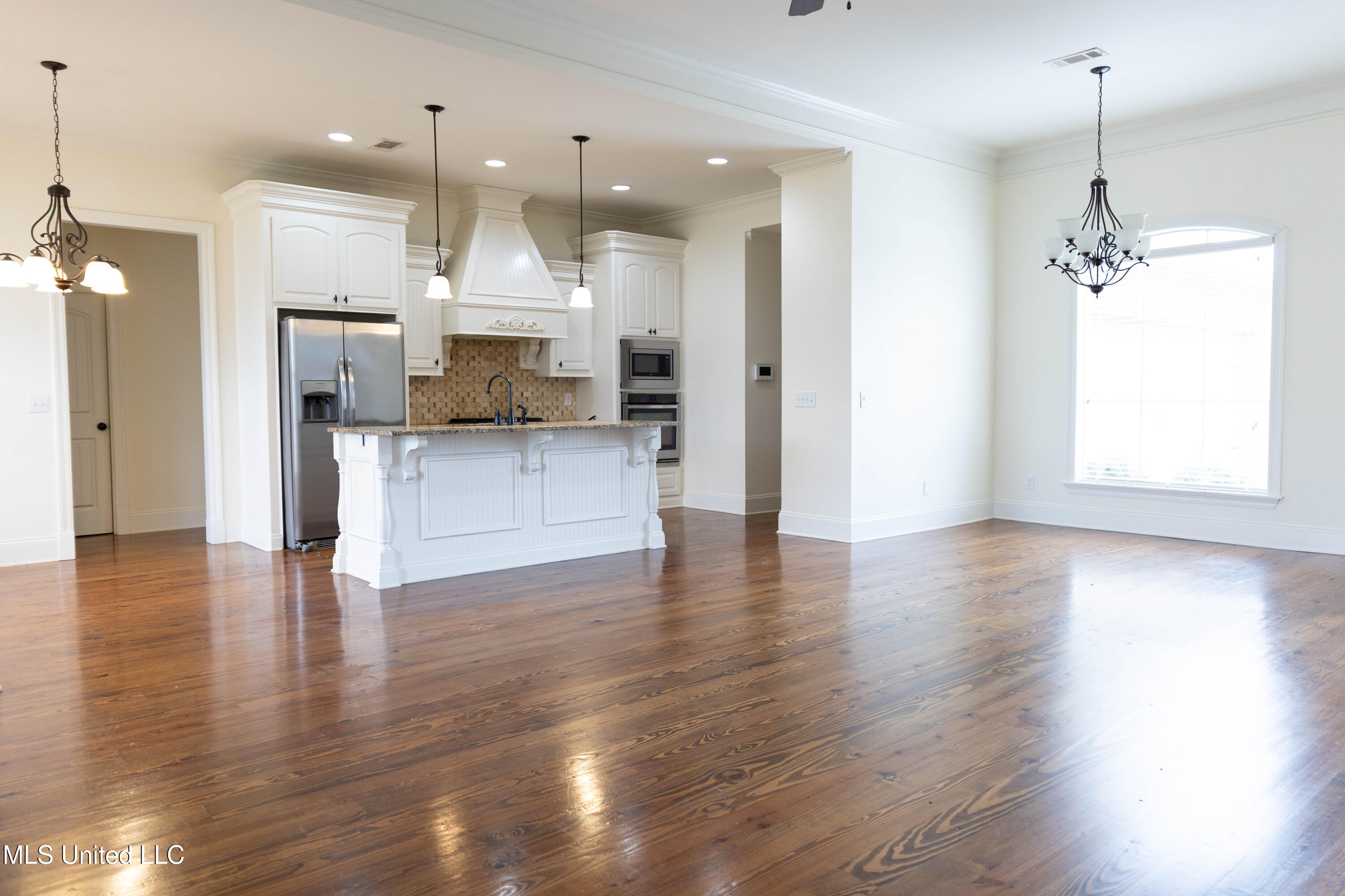 116 Essen Lane Madison, MS 39110 - Photo 8 of 46 116EssenLane_Madison_March2025-8