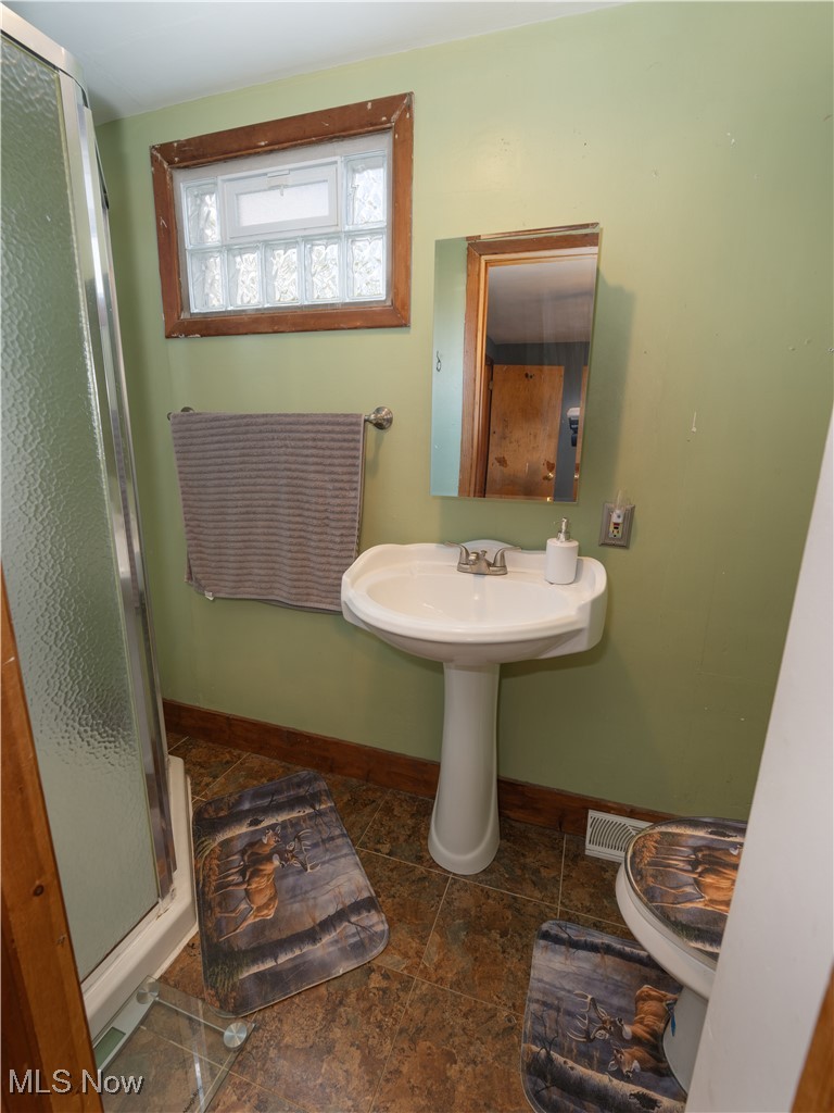 2399 Columbiana Road New Springfield, OH 44443 - Photo 14 of 38 Primary full bath with a stall shower