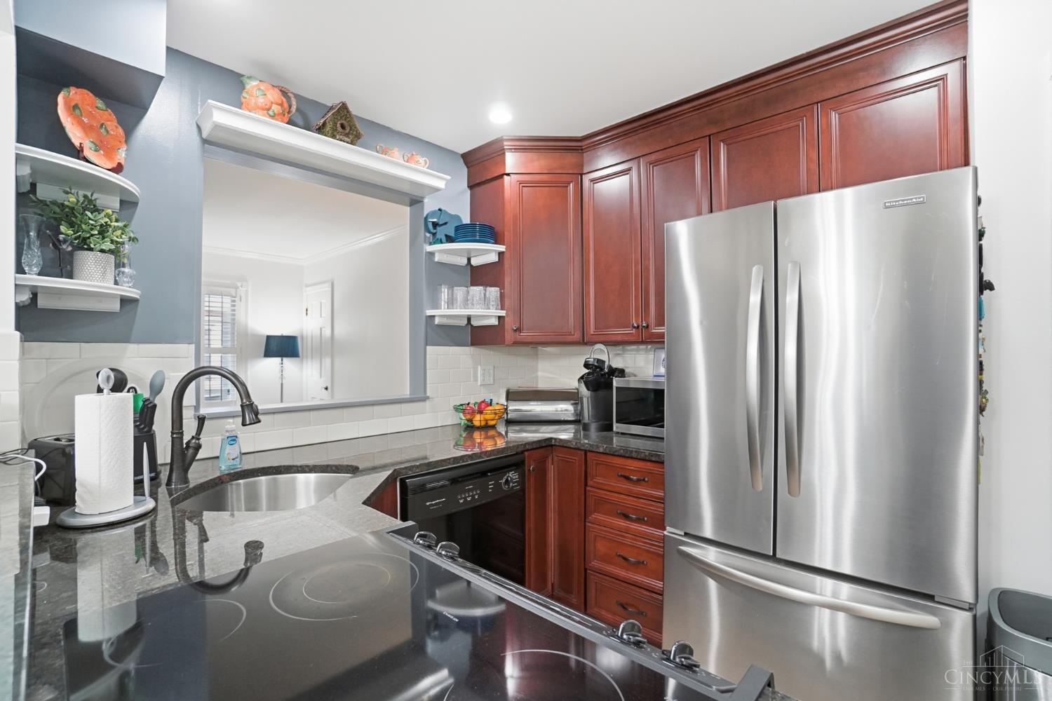 6420 Miami Road Cincinnati, OH 45243 - Photo 10 of 50