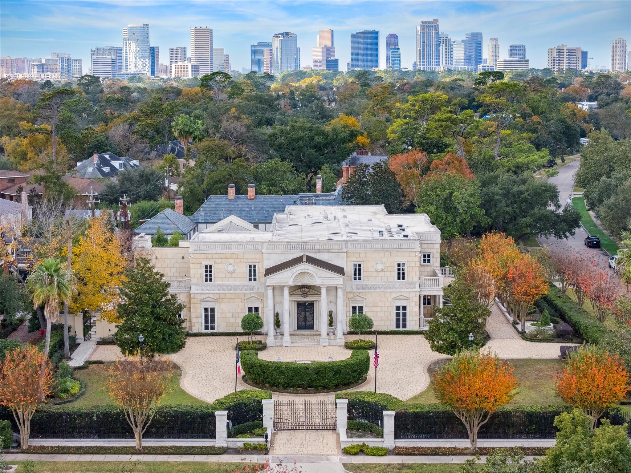 1708 River Oaks BlvdHouston, TX 77019 photo 2