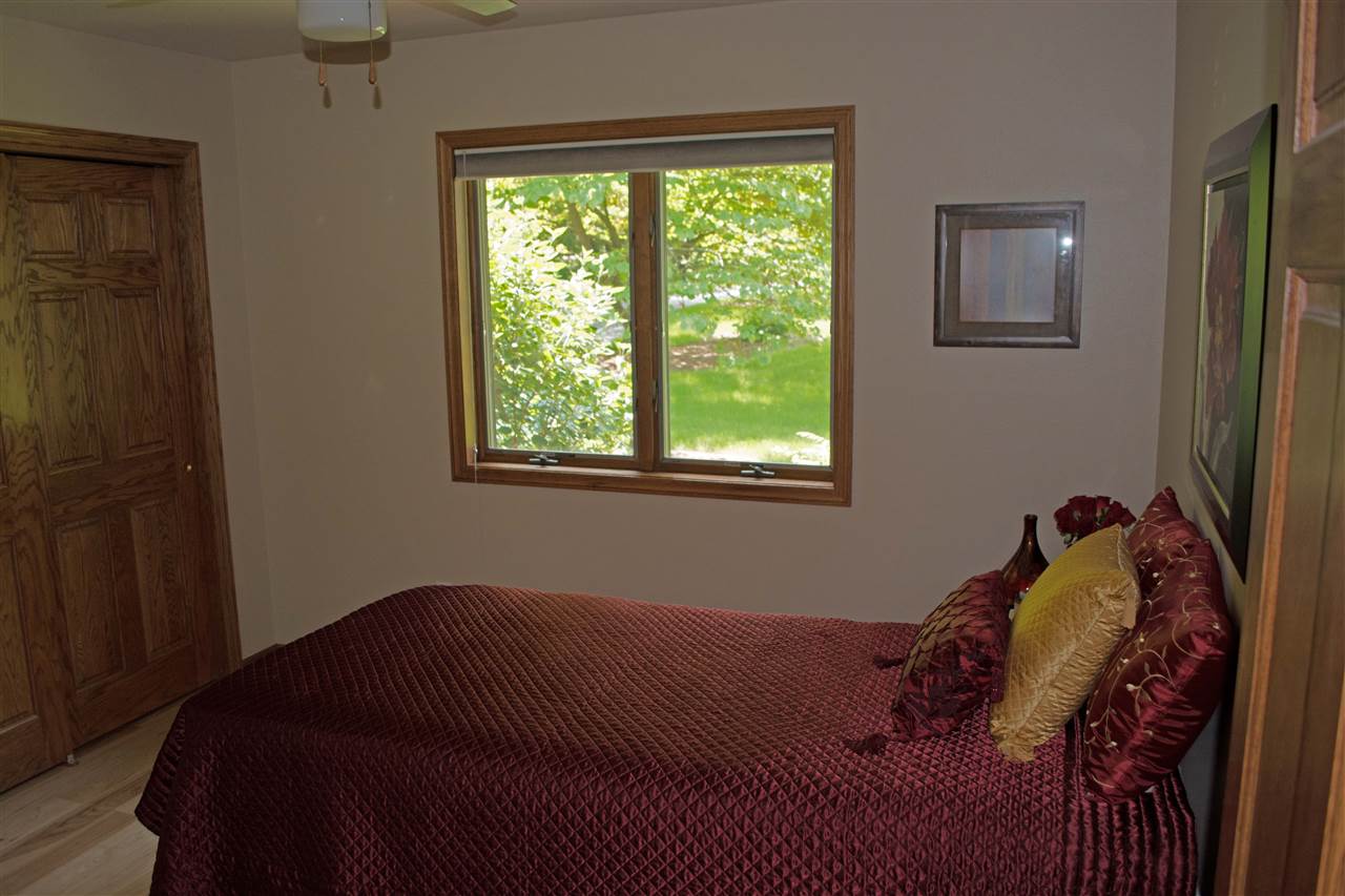 804 Linder Road Northeast Iowa City, IA 52240 - Photo 5 of 25 Gallery Image 5