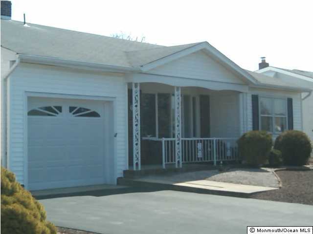 6 Garrett Road Toms River, NJ 08757 - Photo 1 of 3 Primary Photo